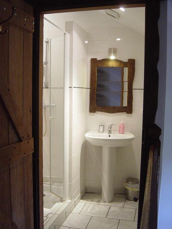 Вилла Chez Tartaud Lathus St Remy Номер фото