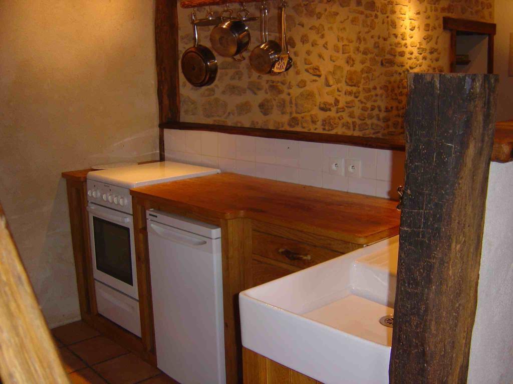 Вилла Chez Tartaud Lathus St Remy Экстерьер фото
