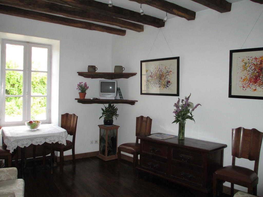 Вилла Chez Tartaud Lathus St Remy Номер фото