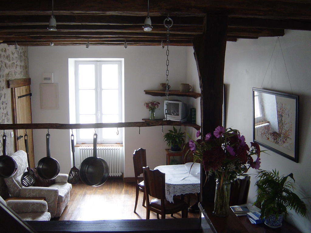 Вилла Chez Tartaud Lathus St Remy Экстерьер фото